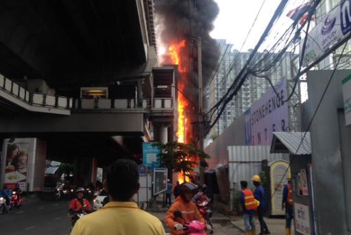 Fire near BTS Onnuch station